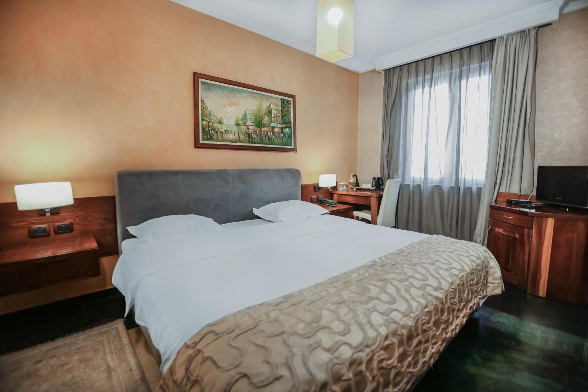 Hotell Adorn - Handwritten Collection Tiranë